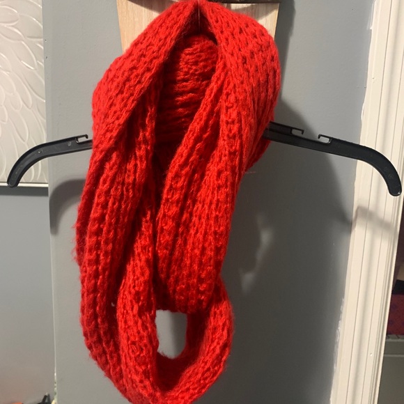 Infiniti scarf - Picture 1 of 1